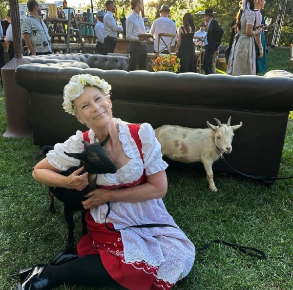 Вспомнить все: Арнольд Шварценеггер и Джейми Ли Кертис воссоединились спустя 30 лет Вспомнить все: Арнольд Шварценеггер и Джейми Ли Кертис воссоединились спустя 30 лет