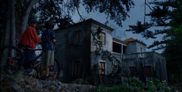 Дети противостоят страшному монстру в дублированном трейлере хоррора «Бугимен. Начало легенды» Дети противостоят страшному монстру в дублированном трейлере хоррора «Бугимен. Начало легенды»