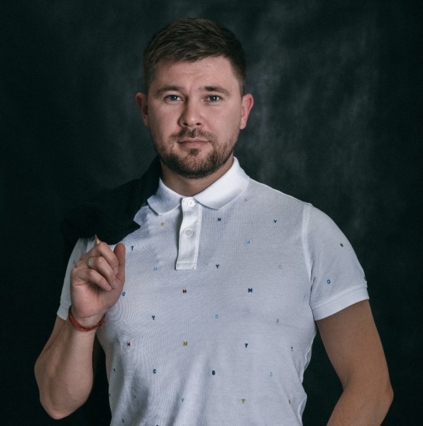 Как будут развиваться отношения Брэда Питта и Эмили Ратаковски? Отвечает нумеролог