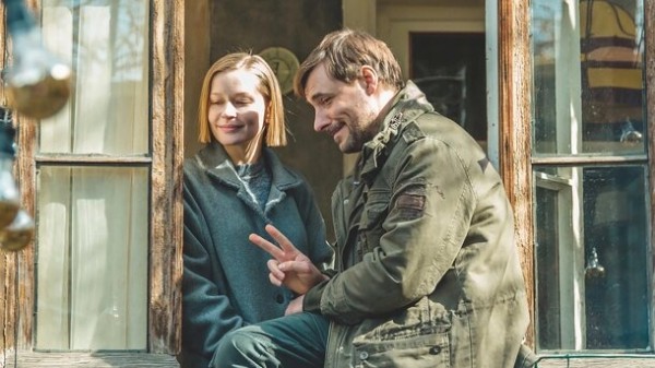 Юлия Пересильд отправляется в Грузию к Евгению Цыганову в трейлере драмы «Нина»