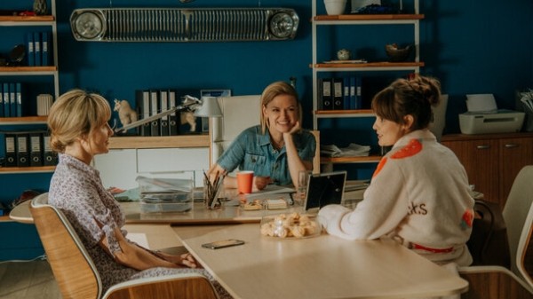 Девушки рулят автобизнесом и мужиками в трейлере второго сезона сериала «Сестры» Девушки рулят автобизнесом и мужиками в трейлере второго сезона сериала «Сестры»