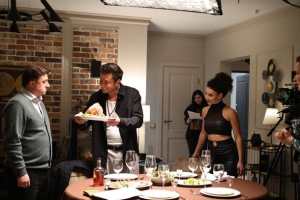 Павел Прилучный и его жена Зепюр Брутян сыграют в комедии «Неприличные гости»