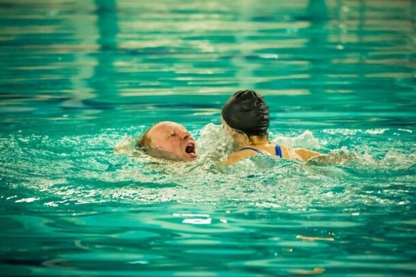 Культурный центр «ЗИЛ», безграничная месть и театральные актеры: как проходили съемки сериала Константина Богомолова «Кеша должен умереть»