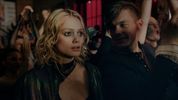 Симона Куст высвобождает силу своих эмоций в новом трейлере фильма «Самая большая луна»