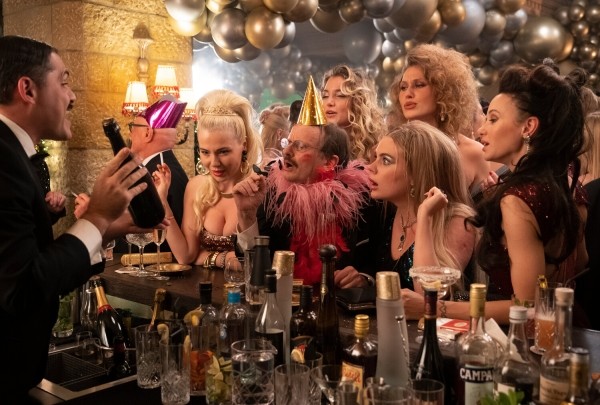 5 новых фильмов и сериалов, которые создадут новогоднее настроение