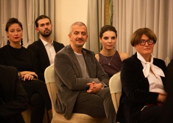 Культурный центр «ЗИЛ», безграничная месть и театральные актеры: как проходили съемки сериала Константина Богомолова «Кеша должен умереть»