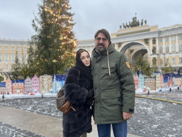 Телеканал ТНТ организовал Новогоднюю почту на Дворцовой площади в Петербурге Телеканал ТНТ организовал Новогоднюю почту на Дворцовой площади в Петербурге