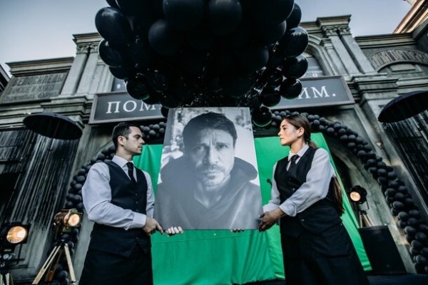 Деревянко, гроб и Bad Balance: 5 причин посмотреть «Конец славы»