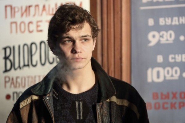 «Мы зачастую просто жили в кадре»: интервью с актерами из сериала «Слова пацана» «Мы зачастую просто жили в кадре»: интервью с актерами из сериала «Слова пацана»