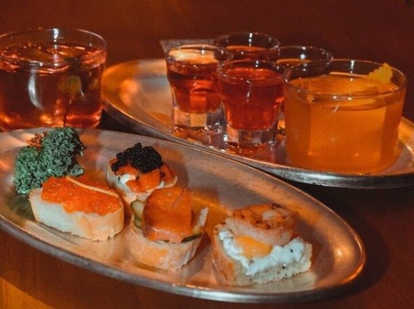 Каков сериал на вкус: в Петербурге можно попробовать сет настоек «Повышая градус»