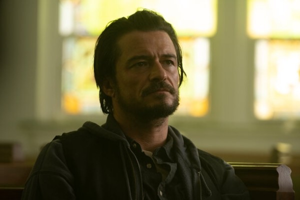 В российских онлайн-кинотеатрах появится триллер «Карающая длань» с Орландо Блумом