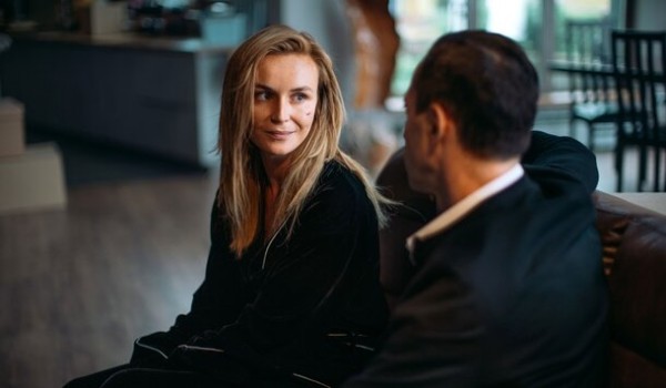 Полина Гагарина оказывается в ловушке в трейлере сериала «Красные линии»