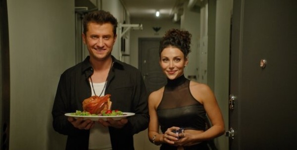 Павел Прилучный и Зепюр Брутян соблазняют своих соседей в трейлере комедии «Неприличные гости» Павел Прилучный и Зепюр Брутян соблазняют своих соседей в трейлере комедии «Неприличные гости»