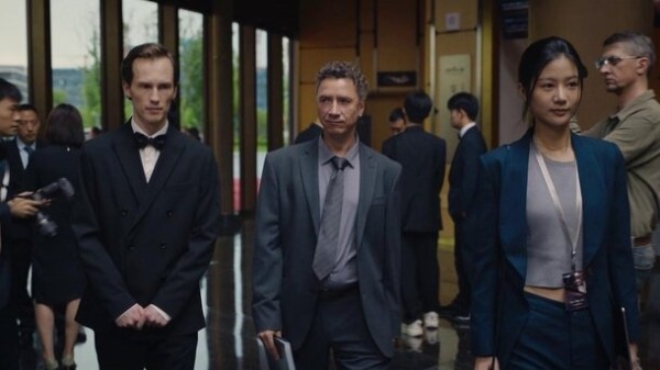 В прокат выходит вдохновляющий фильм «Ненормальный» с Илларионом Маровым