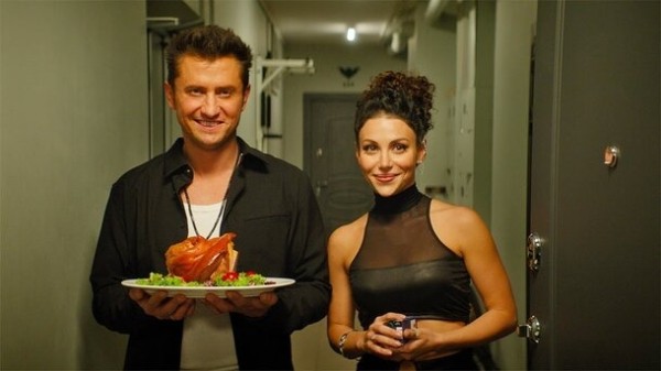 В прокат выходит пикантная комедия «Неприличные гости»