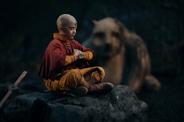 10 самых обсуждаемых сериалов 2024 года, которые можно посмотреть за долгие выходные