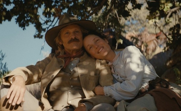 «Мертвые не причиняют боли»: Рецензия Киноафиши