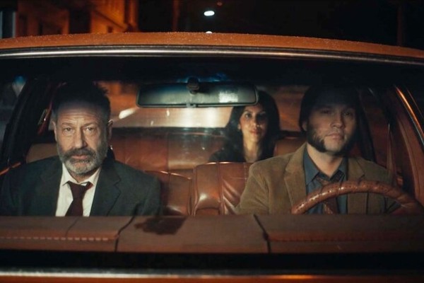 Умирающий от рака Дэвид Духовны сближается с сыном в трейлере фильма «Снять проклятие»