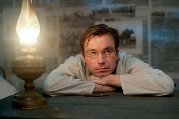 Александр Петров сыграет главную роль в военной драме «Почтарь»