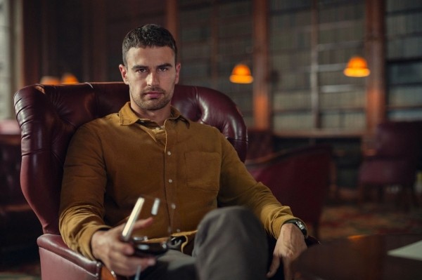 10 самых обсуждаемых сериалов 2024 года, которые можно посмотреть за долгие выходные