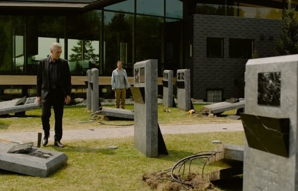 «Саван»: Рецензия Киноафиши