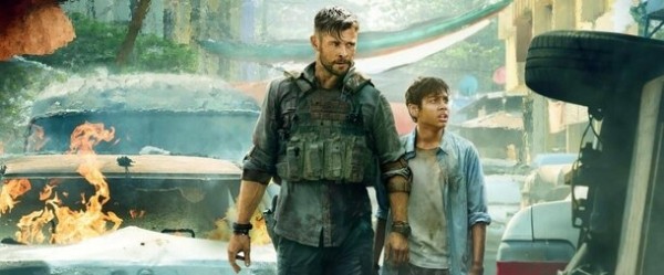 5 боевиков на Нетфликс, которые пора смотреть прямо сейчас (все 5 – со звездами мирового уровня)