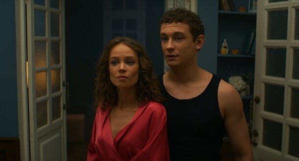 Никита Кологривый входит не в ту дверь и спасает Катерину Ковальчук в трейлере комедии «Любовь зла» Никита Кологривый входит не в ту дверь и спасает Катерину Ковальчук в трейлере комедии «Любовь зла»