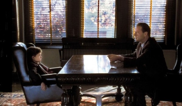 Специалист по неожиданным твистам: 6 лучших фильмов М. Найта Шьямалана