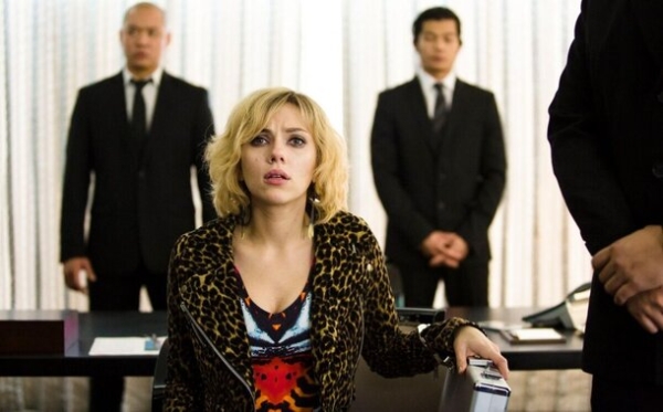 Провальный sci-fi со Скарлетт Йоханссон спустя 10 лет неожиданно стал хитом Нетфликс Провальный sci-fi со Скарлетт Йоханссон спустя 10 лет неожиданно стал хитом Нетфликс