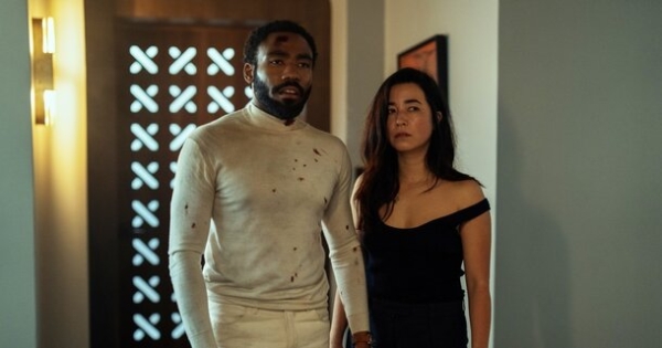 Дональд Гловер и Майя Эрскин шпионят и влюбляются в трейлере сериала «Мистер и миссис Смит»