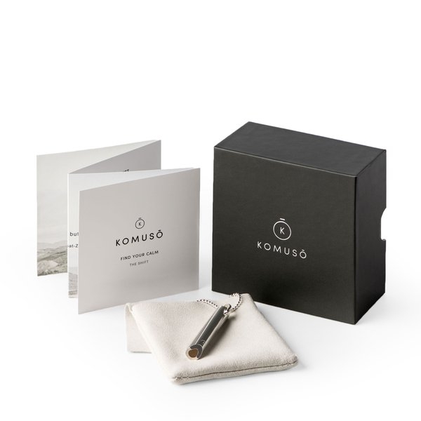 Свеча с запахом половых органов, спрей от вампиров и хлебная лампа: топ самых странных вещей из магазина Гвинет Пэлтроу