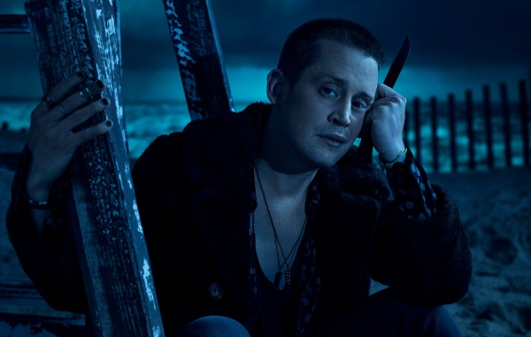 Маколей Калкин присоединился к Розамунд Пайк в триллере «Вирус для богатых»